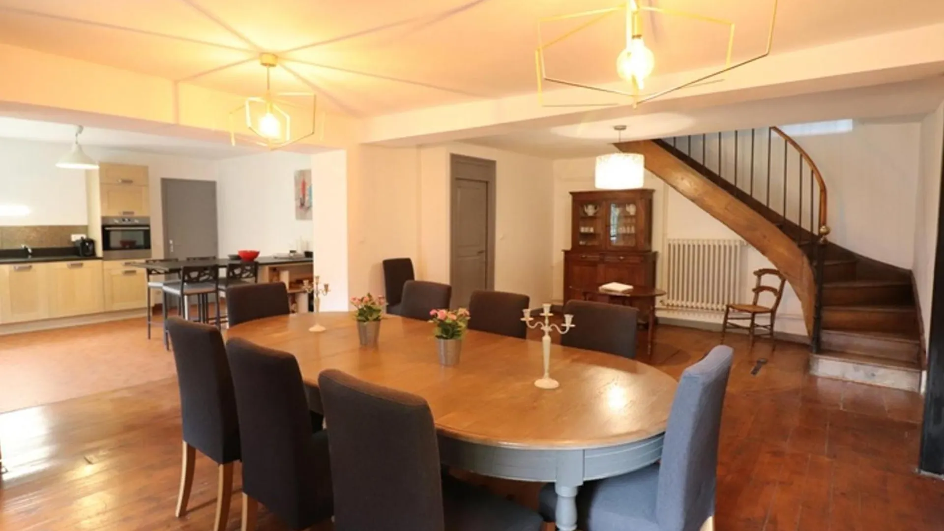 Holiday home Maison De Maitre Renovee Avec Jardin, Cheminee Et Wi-Fi Pres De Super-Lioran - Fr-1-742-26 Laveissiere