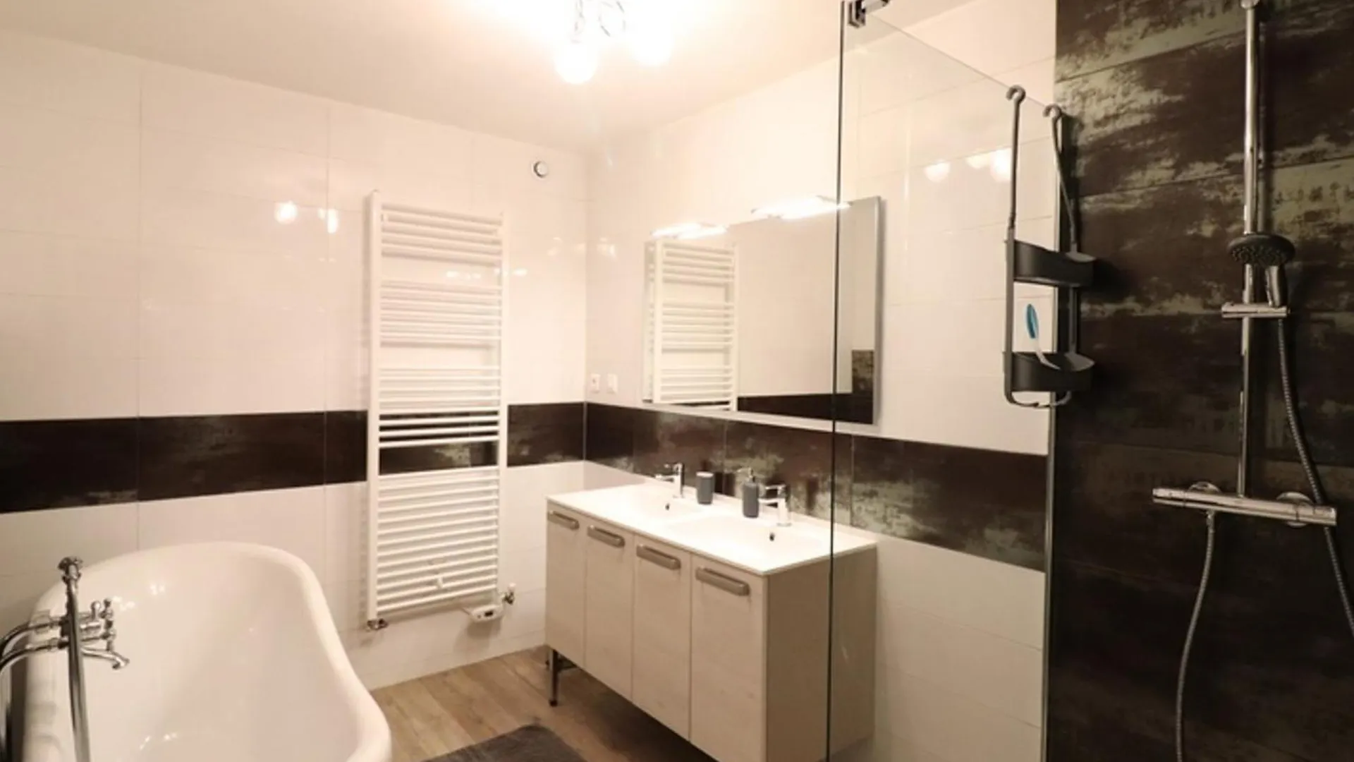 Maison De Maitre Renovee Avec Jardin, Cheminee Et Wi-Fi Pres De Super-Lioran - Fr-1-742-26 Laveissiere Holiday home