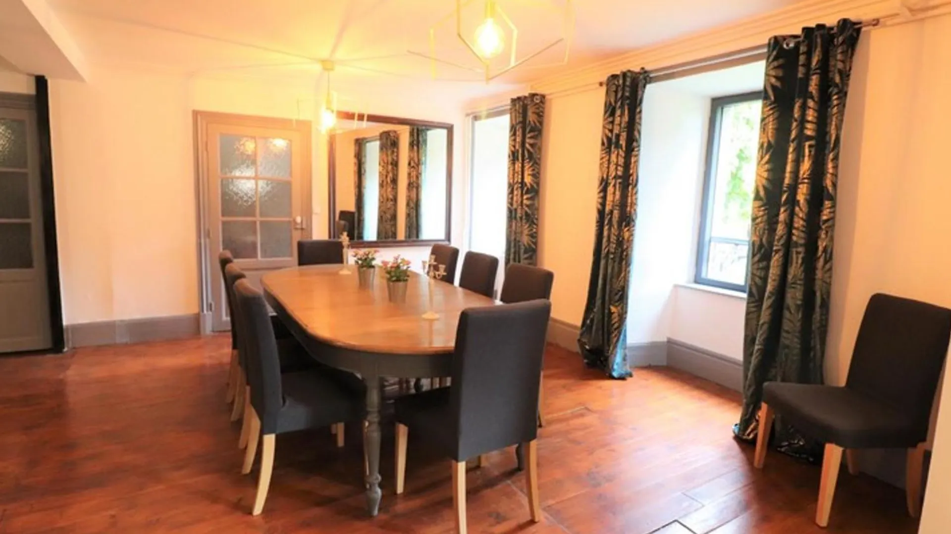 Maison De Maitre Renovee Avec Jardin, Cheminee Et Wi-Fi Pres De Super-Lioran - Fr-1-742-26 Laveissiere 0*,  France